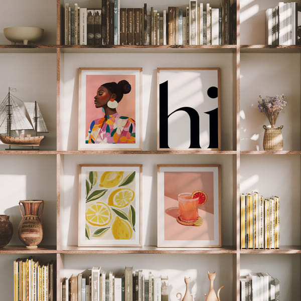 Pared de fotos con cuatro retratos y gráficos coloridos Fantastic Four Lemonade Dreams poster wall