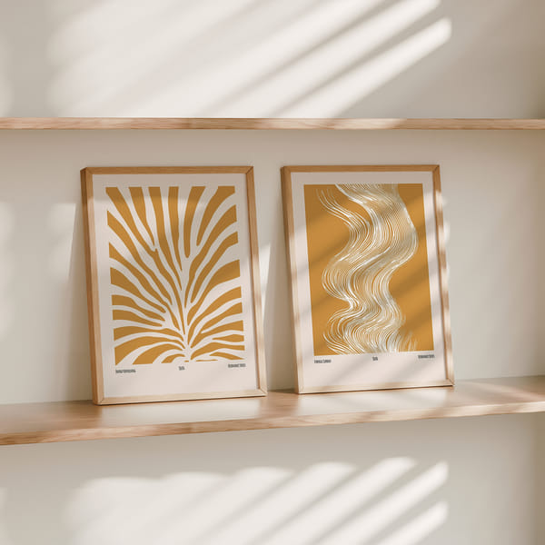 Billedvæg med to gyldne abstrakte motiver i en rolig stil Perfect Pair Golden Waves poster wall