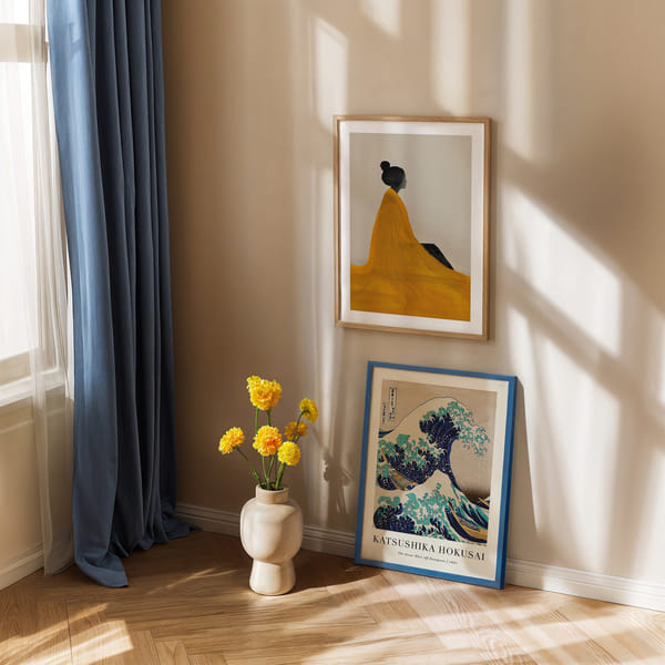 Bilderwand mit zwei Postern in warmen Blautönen Perfect Pair Harmony of Waves poster wall