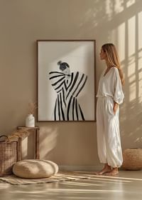 O figură elegantă în dungi albe și negre creează calm și armonie-2