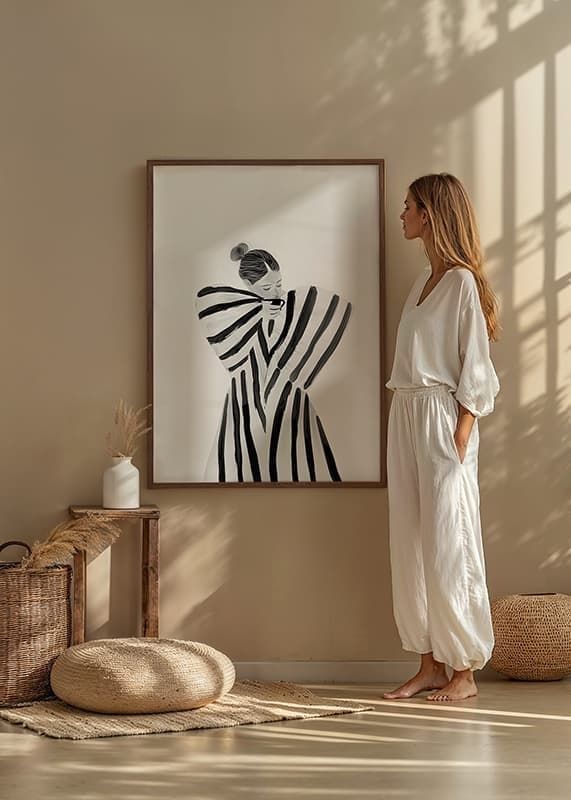 O figură elegantă în dungi albe și negre creează calm și armonie-12