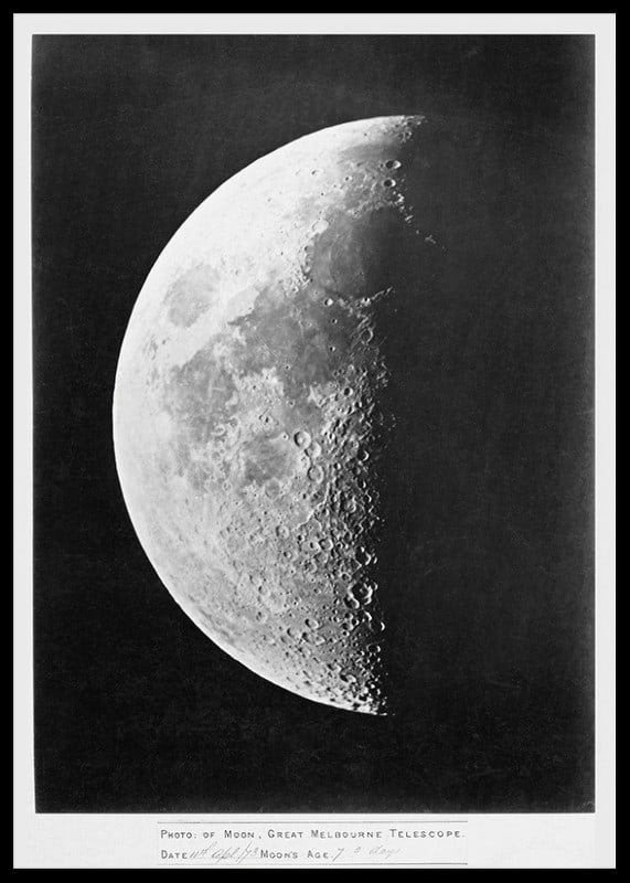 O lună pe jumătate luminată apare cu detalii impresionante-12