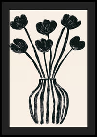 Svarta tulpaner i vas skapar en elegant och stilren känsla-4