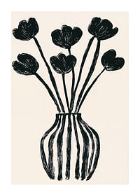 Fekete tulipánok vázában elegáns és stílusos érzést keltenek-1