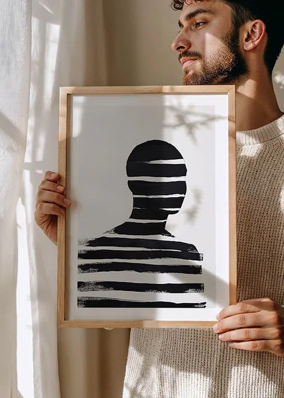 Stilren svartvit poster med kraftfulla kontraster och mystik-12