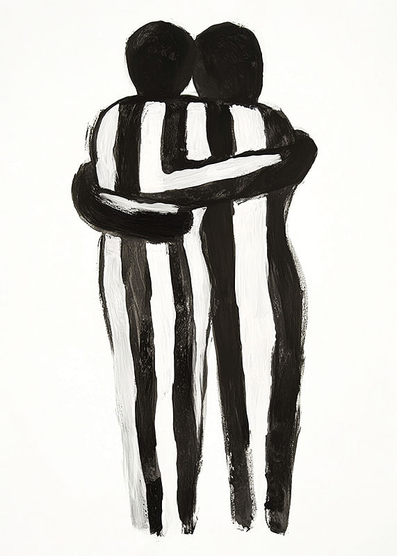 Een expressieve omhelzing in monochrome kunst creëert rust en warmte-12
