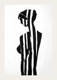 Čiernobiele pruhy tvoria tajomnú siluetu-3