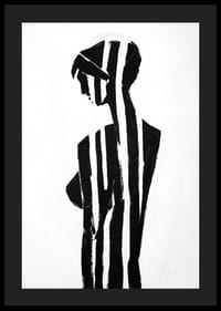 Čiernobiele pruhy tvoria tajomnú siluetu-4