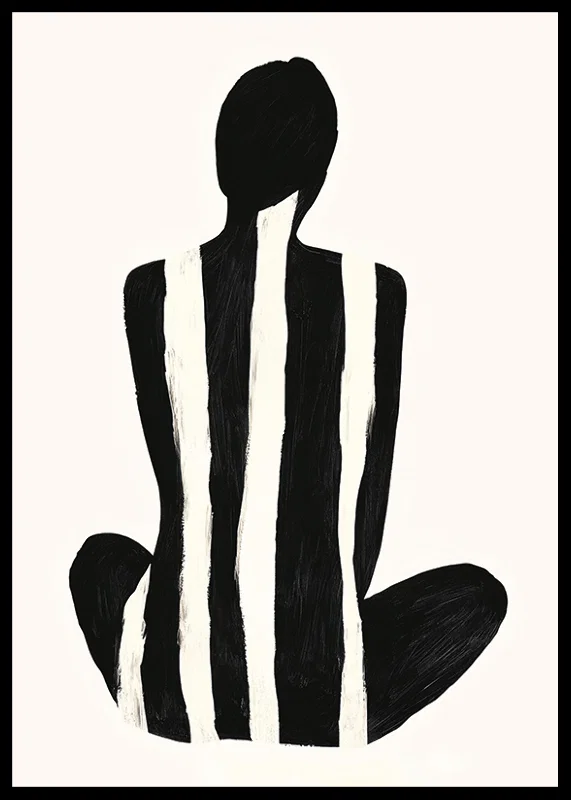 Contrasting shapes create visual harmony and deep stillness-12