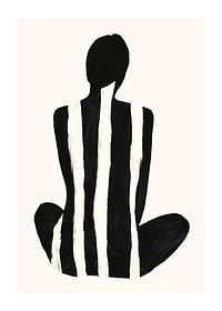 Contrasting shapes create visual harmony and deep stillness-1