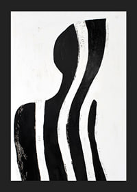 Liniile alb-negru creează o siluetă misterioasă și elegantă-5