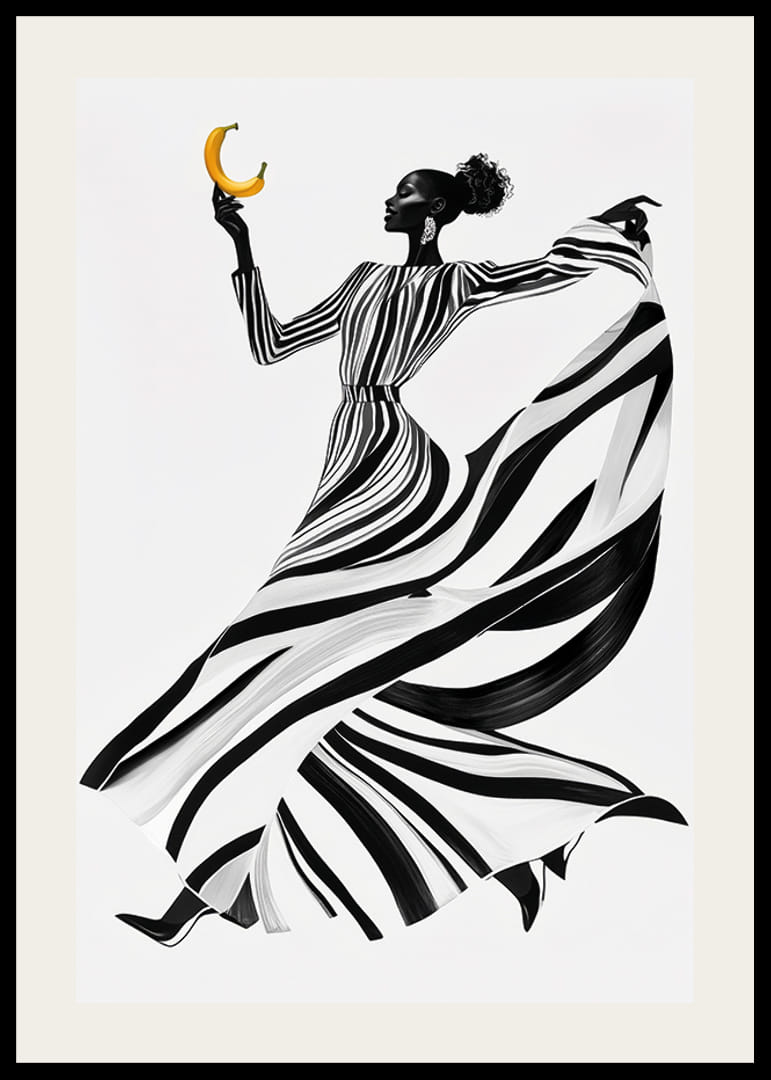 Egy elegáns fekete-fehér nő, banánnal, világos háttér előtt-12