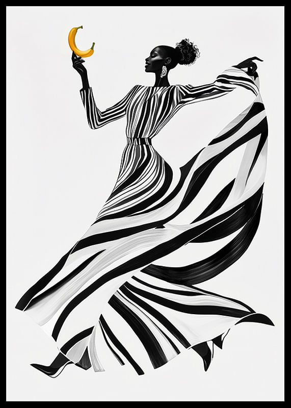 Uma mulher elegante a preto e branco com uma banana sobre um fundo claro-12