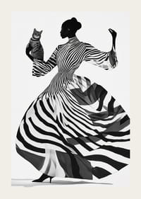 Une femme aux rayures élégantes tient un chat dans une danse harmonieuse-3