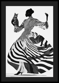 Une femme aux rayures élégantes tient un chat dans une danse harmonieuse-4