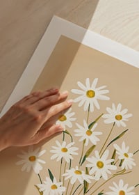 Rustic daisies in a striped pot create a homely feel-9