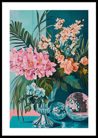 Die Schönheit der Blumen trifft auf den Glamour einer Discokugel-0