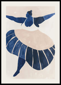 En danser i blåtoner fanges i bevegelse og ynde-2