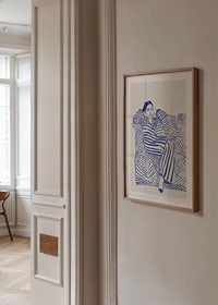 A harmonious poster with blue lines and a calm feeling-8