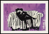 Une étreinte amoureuse en violet et noir révèle des secrets-2