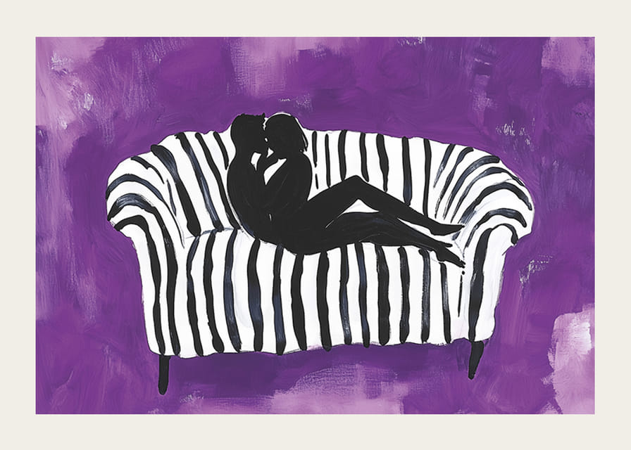 Uma silhueta de amor contra um fundo roxo capta o momento-12