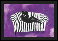 Uma silhueta de amor contra um fundo roxo capta o momento-4