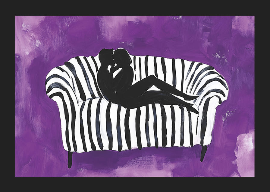 Uma silhueta de amor contra um fundo roxo capta o momento-12