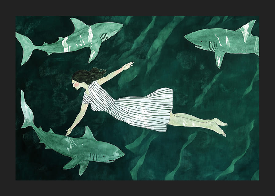 Egy nő békésen lebeg a cápák között a mélyzöld vízben-12