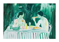 Dinner in green tones, where intimacy and conversation flow-1