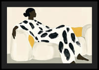 Uvoľnená elegancia v nadčasovej kráse a monochromatickej harmónii-4