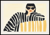 Style contrasté avec des rayures audacieuses et une élégance mystérieuse-2