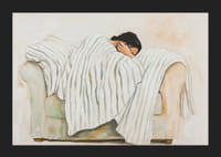 En person pakket inn i et stripete teppe på en lenestol utstråler ro og introspeksjon-5