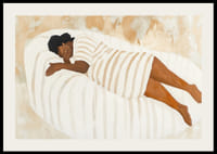 Eine ruhende Figur wird von sanften, erdigen Tönen umhüllt-2