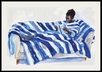 En avkopplande stund i blått, med djärva randiga mönster-2