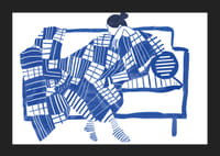 Et avslappende øyeblikk i blå harmoniske mønstre-5