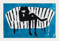 Dynamická silueta lásky na pruhovanej pohovke-3