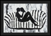 Egy pár érzéki sziluettje stílusos kontrasztokban-4