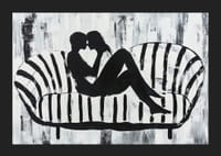 Egy pár érzéki sziluettje stílusos kontrasztokban-5