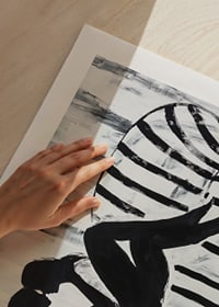 En sensuell silhuett av ett par i stilfulla kontraster-9