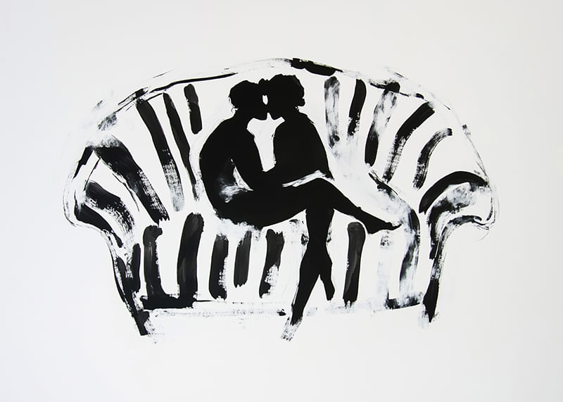 Un motif noir et blanc élégant et émotionnel de deux silhouettes dans une étreinte amoureuse-12