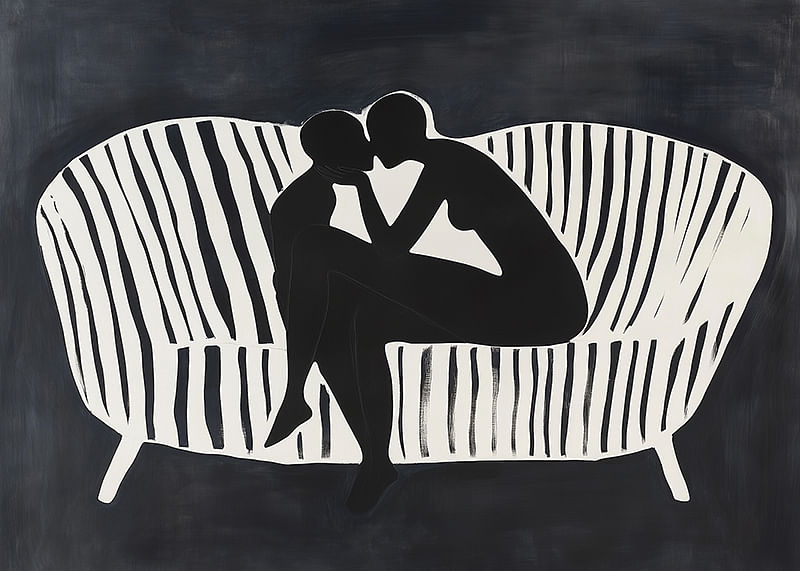 Twee silhouetten in een omhelzing op een witgestreepte bank-12