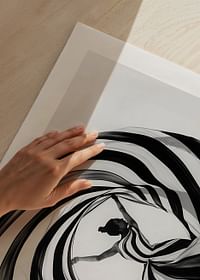 Un dans hipnotic de spirale alb-negru creează magie-5