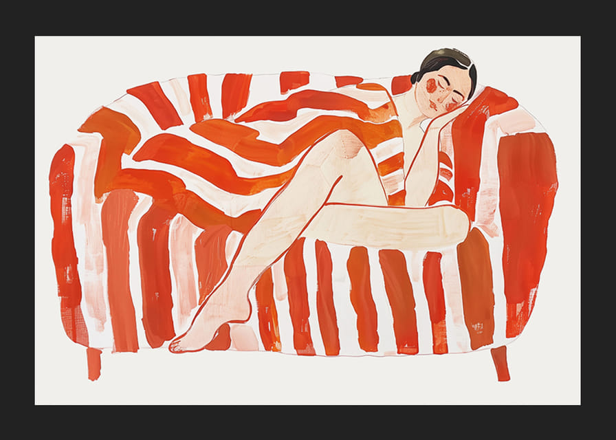 En vilande figur svept i intensivt rödvitrandigt mönster-12