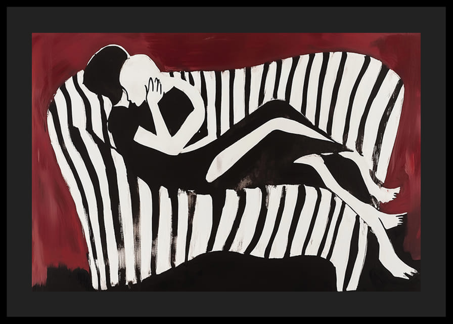 Intima silhuetter på en randig soffa mot en mörk bakgrund-12