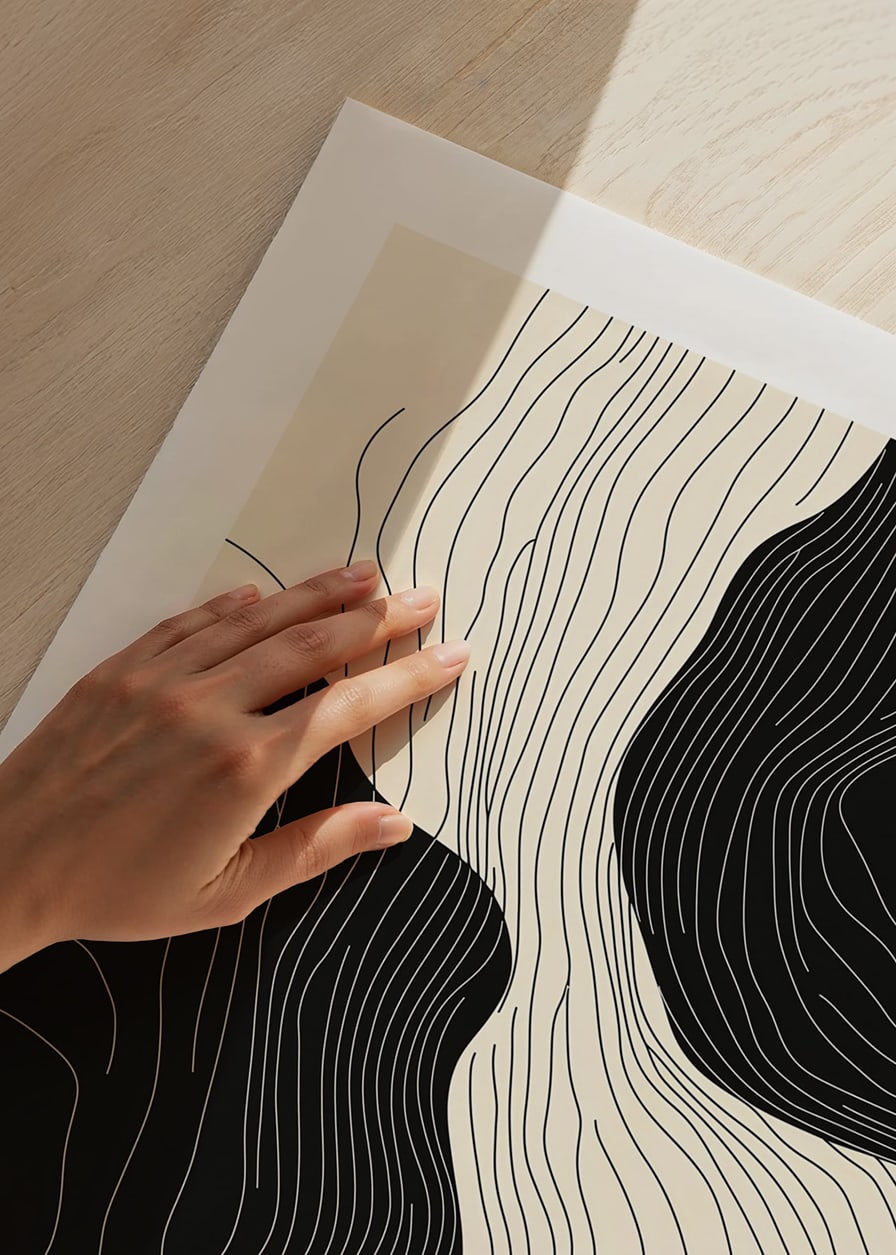 Elegant, flowing lines create eye-catching dynamics-12