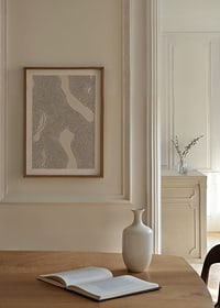 Mysterious shapes in floating contrast create tranquility-8