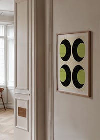 Svarta och gröna geometriska former i ett harmoniskt mönster-8