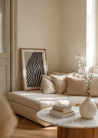 Golven van zwarte lijnen door een beige achtergrond creëren moderne elegantie-4