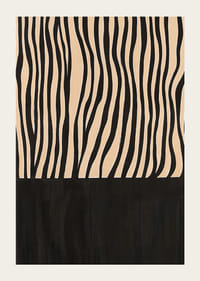 Elegantiškos juodos ir baltos juostelės sukuria hipnotizuojantį ritmą kambaryje-3