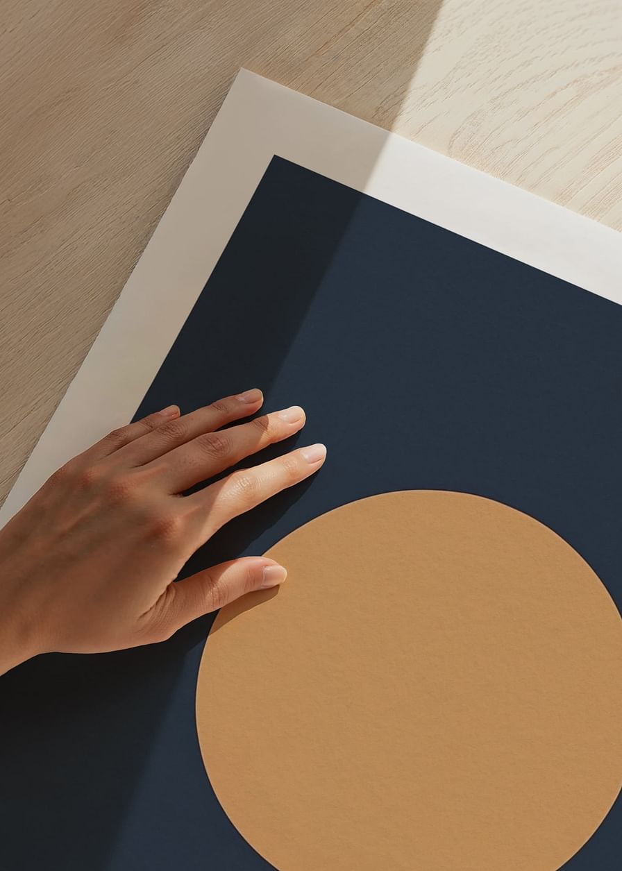 Een gouden zon boven abstracte golven, kalme en tijdloze schoonheid-12